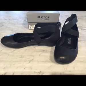 Kenneth Cole Reaction pro time flats 10